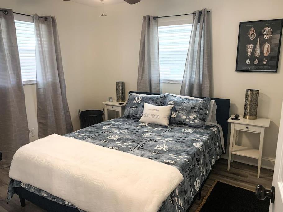 Ambers Jensen Beachhouse With Hot Tub * Jensen Beach